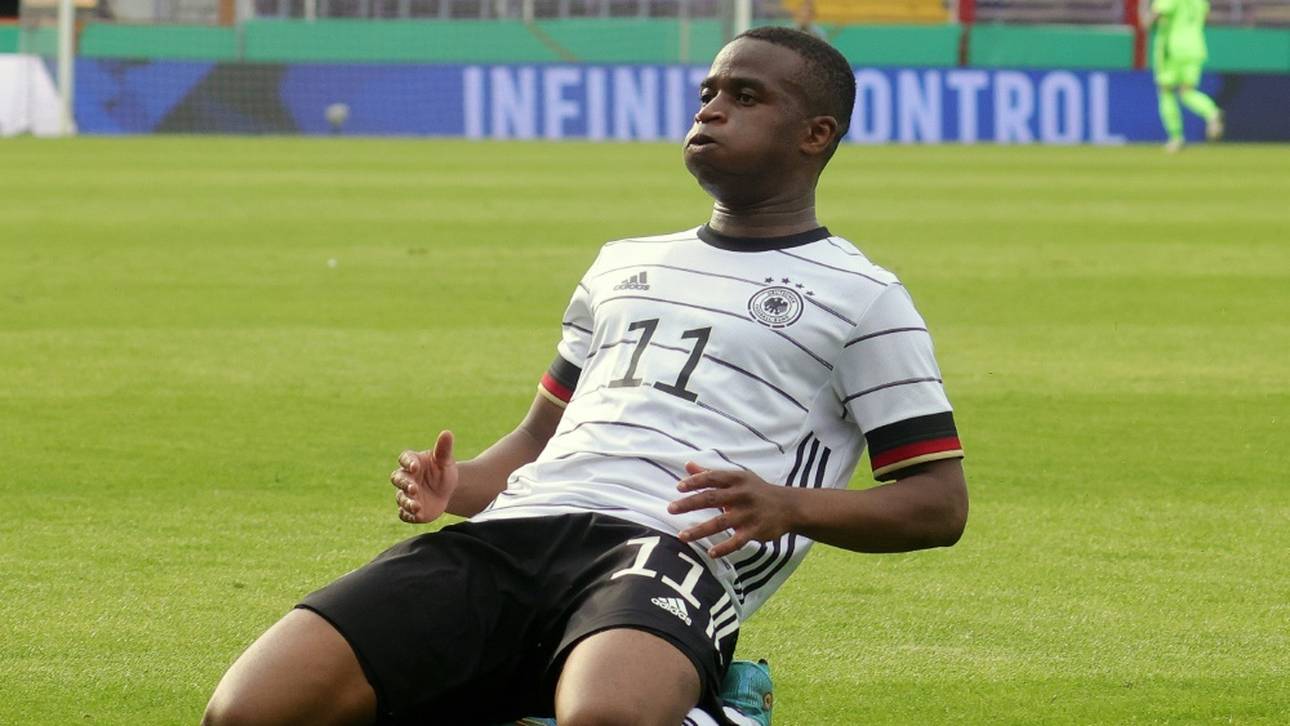 Moukoko von Nominierung überwältigt