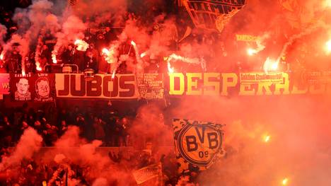 Borussia Dortmund: DFB verhängt Geldstrafe gegen BVB, Anhänger von Borussia Dortmund zündeln gegen Düsseldorf mit Pyrotechnik