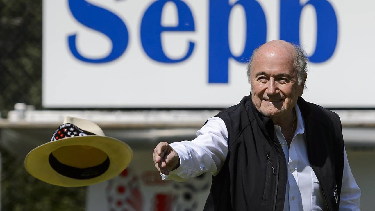 Schweizer Zeitung huldigt Blatter