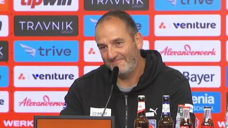 Nach dem Spiel zwischen Leverkusen und Heidenheim singt Xabi Alonso zunächst ein Loblied auf Heidenheim-Coach Frank Schmidt. Der kontert.