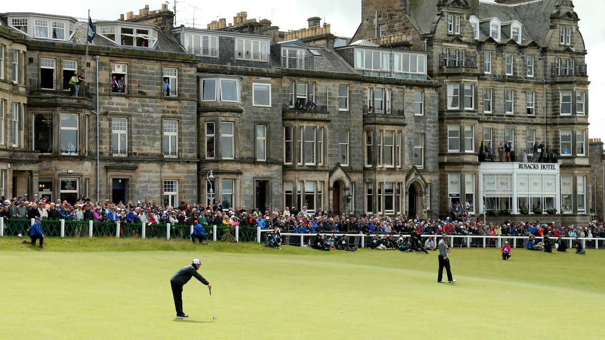 Die historische Kulisse ist sicher auch ein Grund für den Andrang der Golf-Begeisterten