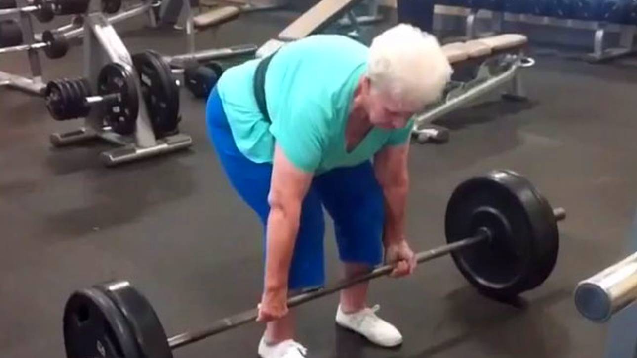 Oma pumpt mit 108 Kilo