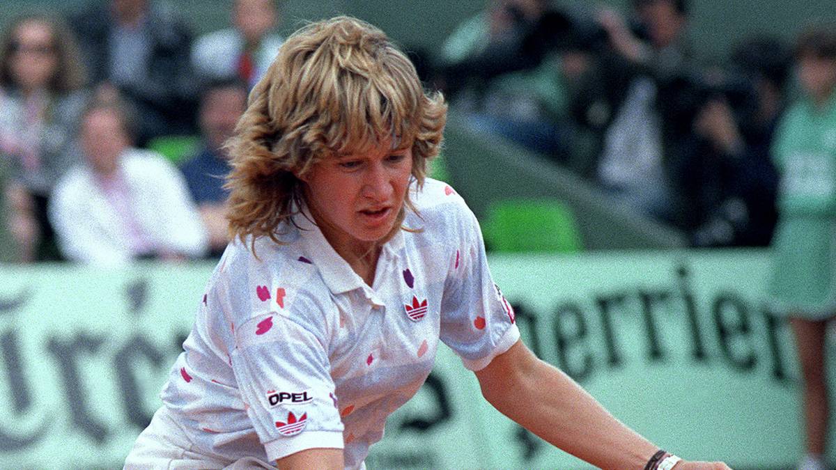 Insgesamt beendete sie das Jahr mit schier unglaublichen 75 Siegen und lediglich zwei Niederlagen - folgerichtig übernahm sie am 17. August mit einem Sieg über Chris Evert die Führung in der Weltrangliste und sollte diese über 186 Wochen verteidigen
