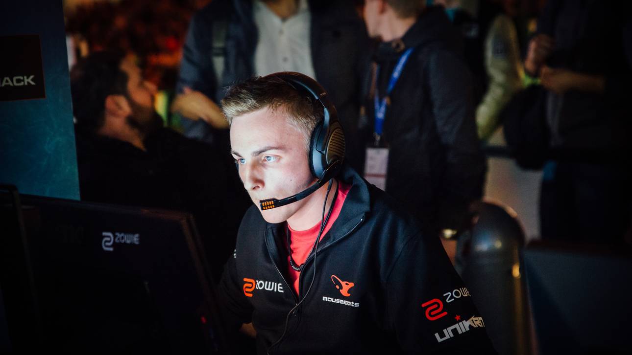 mouz sichert sich den Gruppensieg
