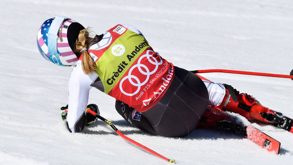 Unter Tränen erzählte sie später den Journalisten: "Ich glaube, ich habe eine leichte Lungenentzündung, ich kann kaum atmen, ohne zu husten", sagte sie: "Auf halbem Weg ist mir die Luft weggeblieben, da habe ich nur noch darum gekämpft, auf den Beinen zu bleiben. Es war ein harter Tag, aber mein Skifahren war gut. Ich hatte so viele Zweifel, aber in den entscheidenden Momenten ging alles auf"