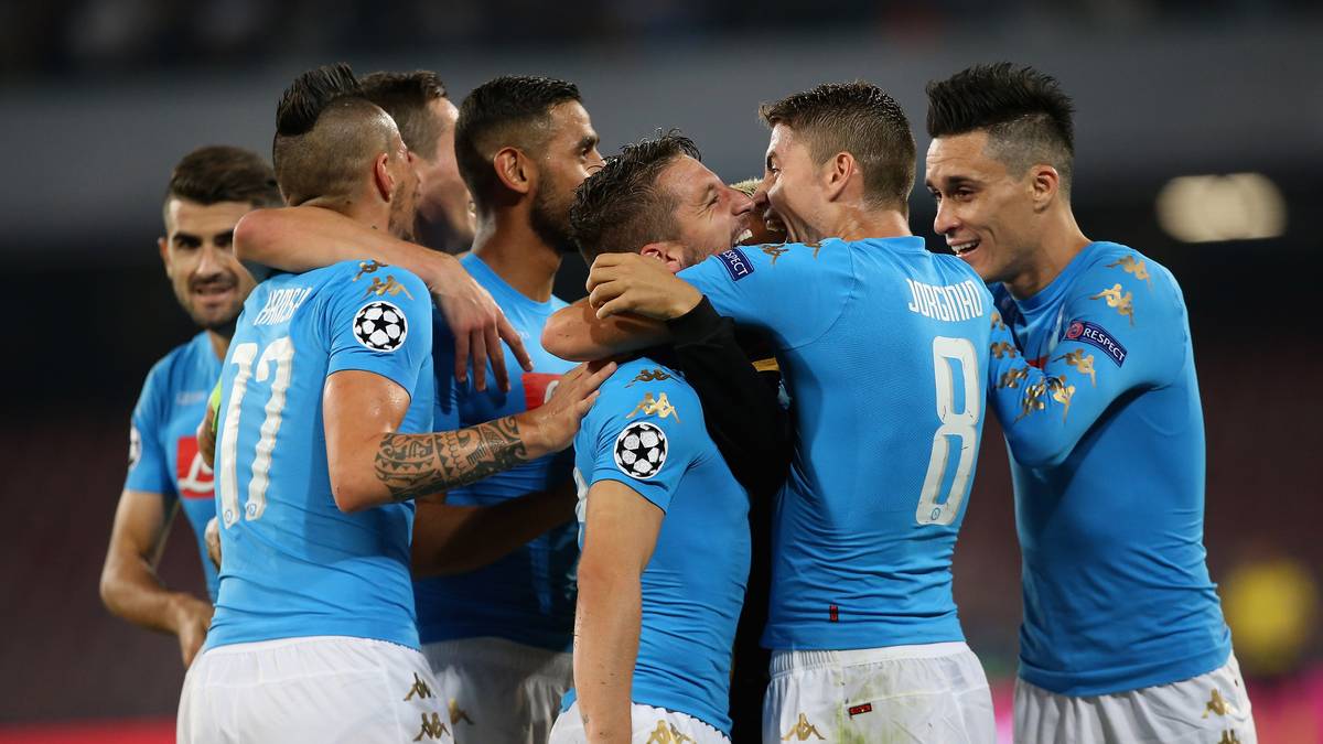 17. PLATZ - SSC NEAPEL (200 Millionen): Der Klub aus der Serie A wirft Arkadiusz Milik als teuersten Transfer in den Ring. Der Pole kam für 32 Millionen Euro von Ajax Amsterdam