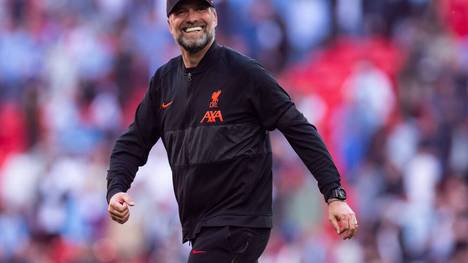 Jürgen Klopp reagiert emotional auf den Sieg im FA-Cup gegen Manchester City. Die Reds konnten sich gegen den Dauerrivalen mit 3:2 durchsetzen.