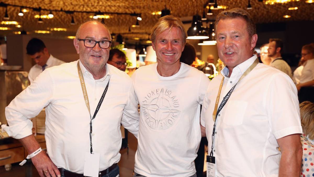 LOTHAR SIPPEL (54/Mitte) -ehemalige Vereine: Eintracht Frankfurt, Borussia Dortmund, Hannover 96
Erfolge: UEFA-Pokal-Finalist 1993