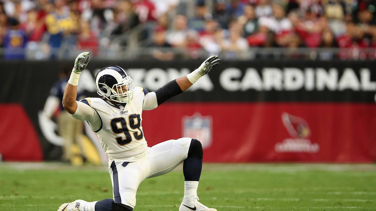 2. LOS ANGELES RAMS (12-3, vs. 49ers): Die Rams haben nicht nur den direkten Vergleich mit den Saints, sondern auch den mit den Bears verloren. Das bedeutet: Um in der ersten Playoff-Woche frei zu haben, müssen die Rams die 49ers schlagen - oder auf eine Bears-Pleite hoffen