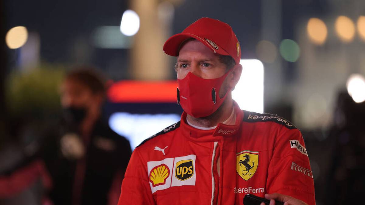 Bei seinem Abschieds-Rennen für Ferrari landet Vettel am 13. Dezember 2020 in Abu Dhabi nur auf Rang 14. Es ist der Abschluss einer enttäuschenden Saison. In der Fahrerwertung schafft es der Deutsche letztlich nur auf den 13. Platz