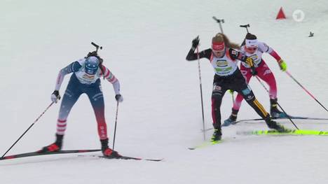 Die deutsche Frauen-Staffel hat sich beim Weltcup in Oberhof nach einer starken Aufholjagd doch noch einen Podestplatz des Winters gesichert.