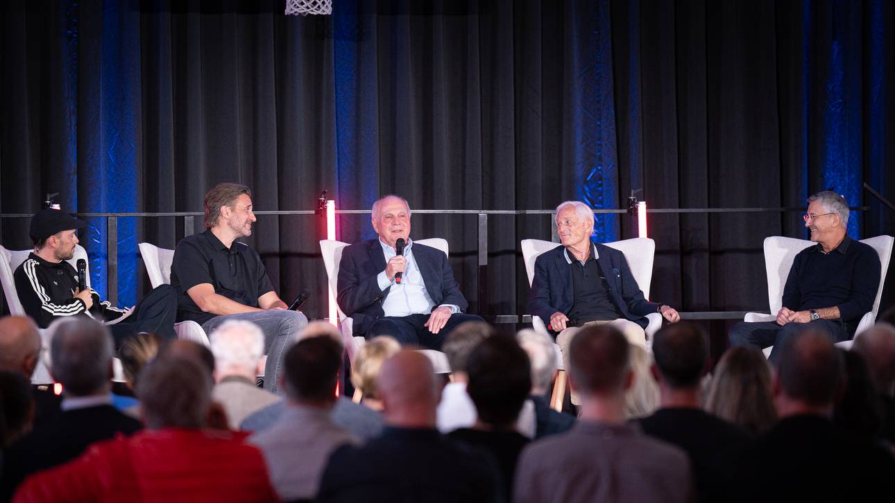 Uli Hoeneß sprach während der Feier zum 80. Geburtstag des FC Bayern Basketball