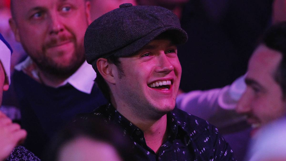 Volle Hallen und reichlich Stimmung kennt auch Niall Horan bestens. Der Sänger der Band One Direction lässt sich das Spektakel im Ally Pally nicht entgehen