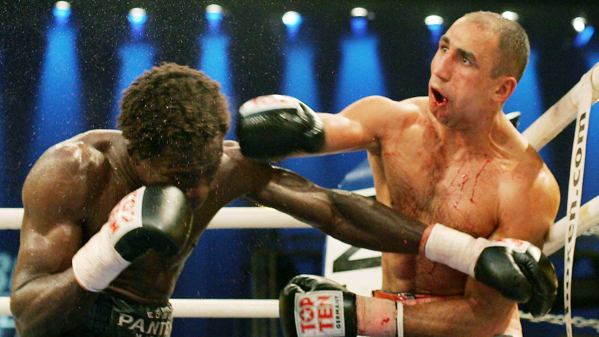 Der wohl unvergessenste Kampf von Arthur Abraham ist der "Blut-Fight" aus dem Jahr 2006. Trotz eines gebrochenen Kiefers gewinnt er gegen Edison Miranda nach Punkten. Der 38-Jährige steht immer noch im Ring und bringt es mittlerweile auf 53 Profikämpfe (47 Siege)