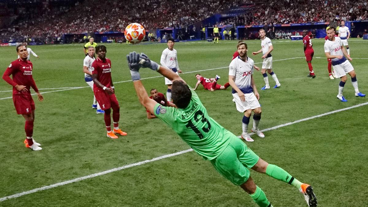 Doch schon vor seinen Heldentaten im Endspiel bewies er, dass er jeden Cent der 62,5 Millionen Euro wert ist, die die Reds einst an die AS Roma überwiesen haben. Sowohl in der Premier League als auch in der europäischen Königsklasse mit überragenden Leistungen