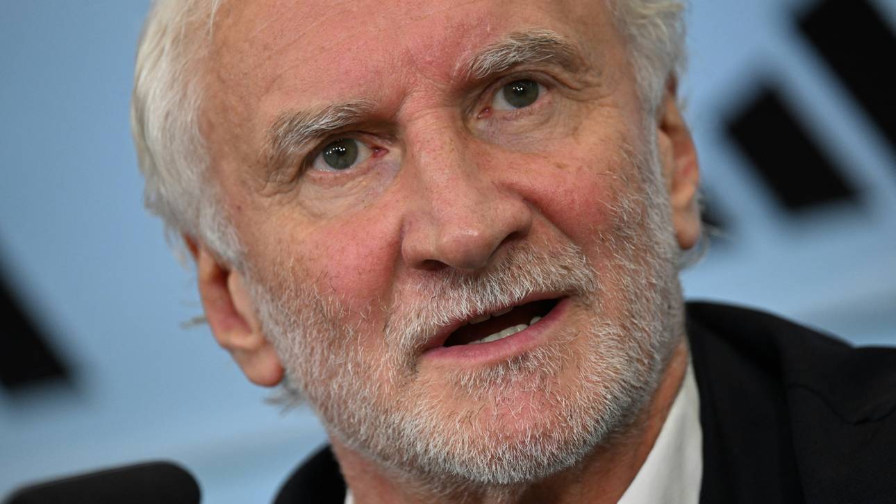 Völler warnt vor politischer Überfrachtung der Heim-EM