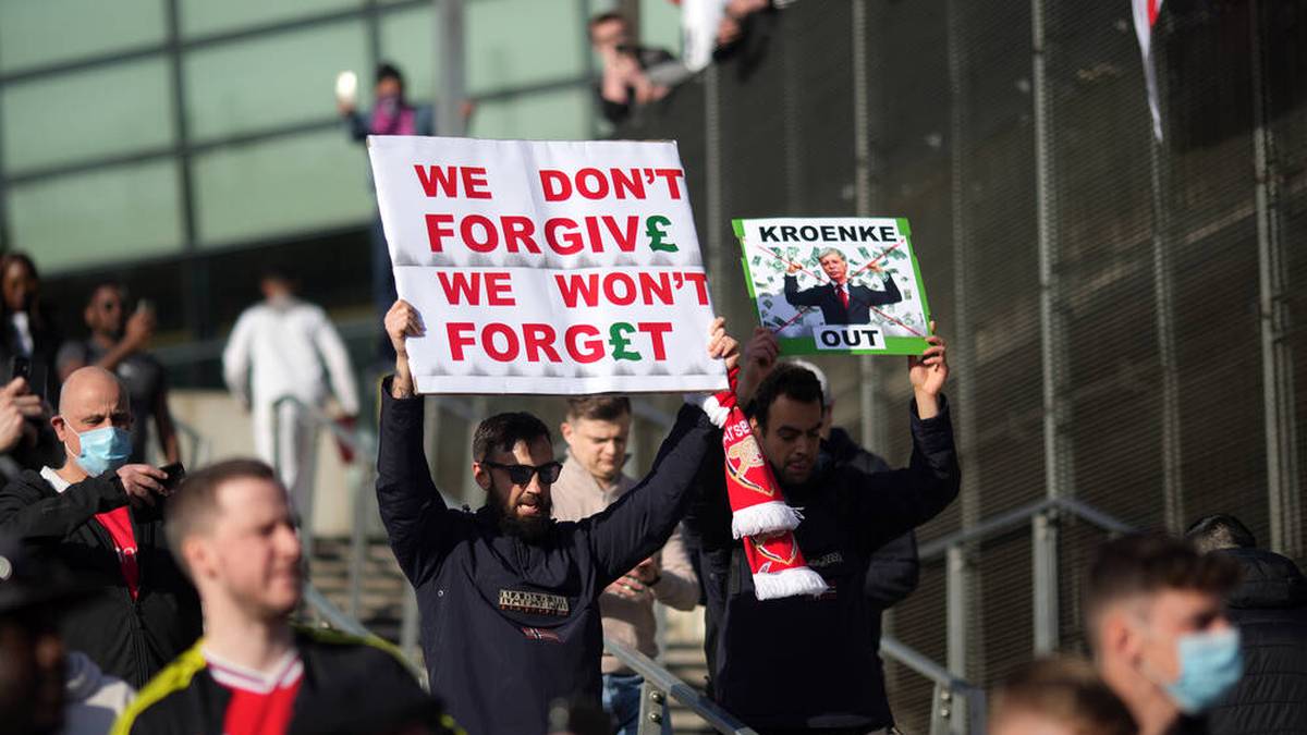 Fans des FC Arsenal protestierten gegen Stan Kroenke