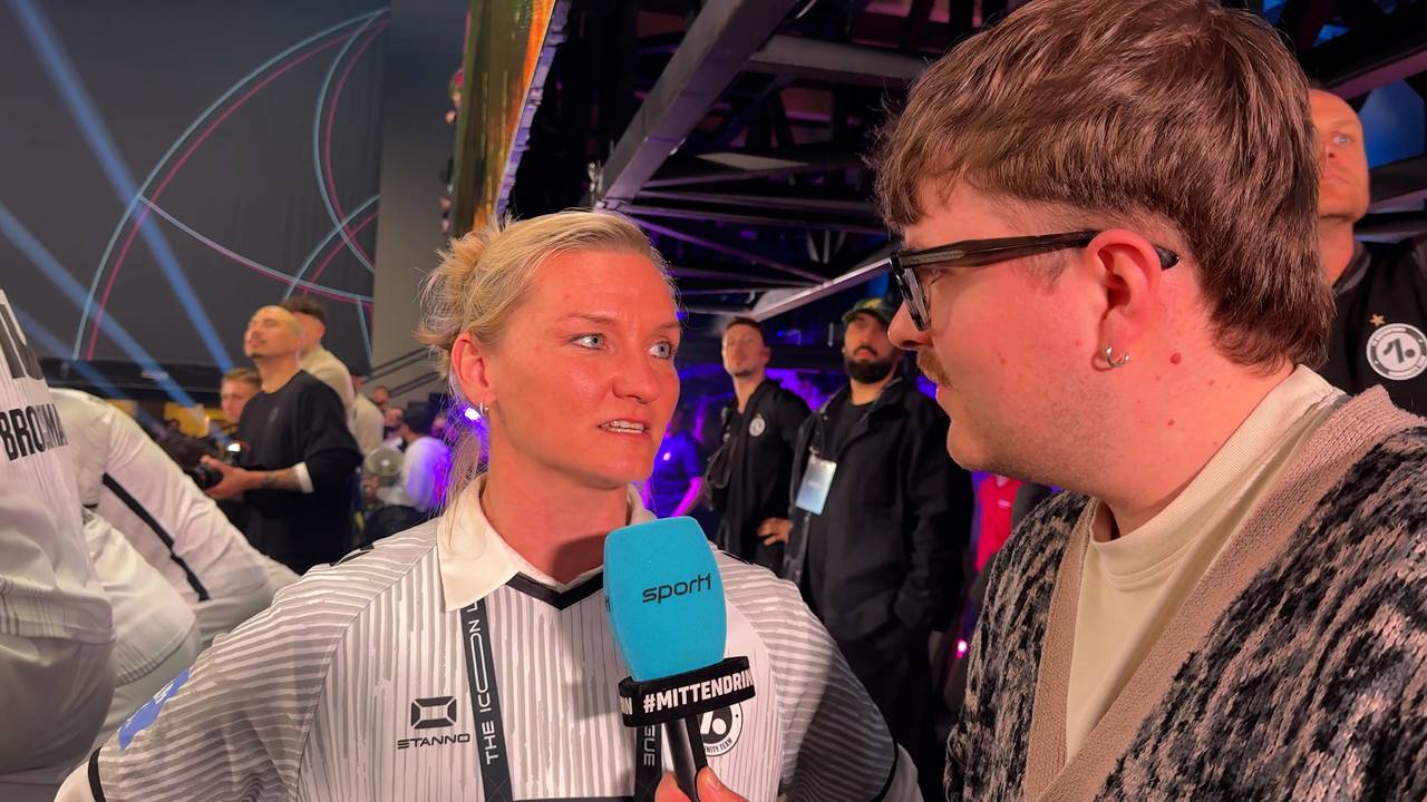 Popp schwärmt von neuer Bundesliga-Cheftrainerin