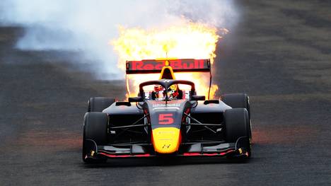 Der Red Bull von Liam Lawson ging in Ungarn in Flammen auf