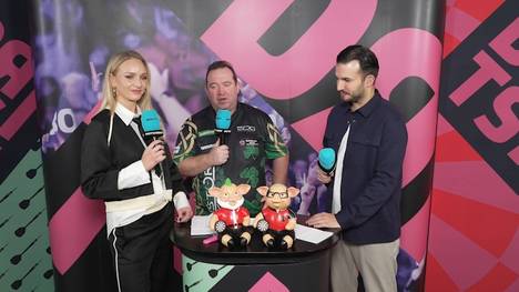 Brendan Dolan gewinnt sein erstes Spiel der Darts-WM gegen Tavis Dudeney und analysiert im Anschluss seine Leistung, mit der er nicht zufrieden war.