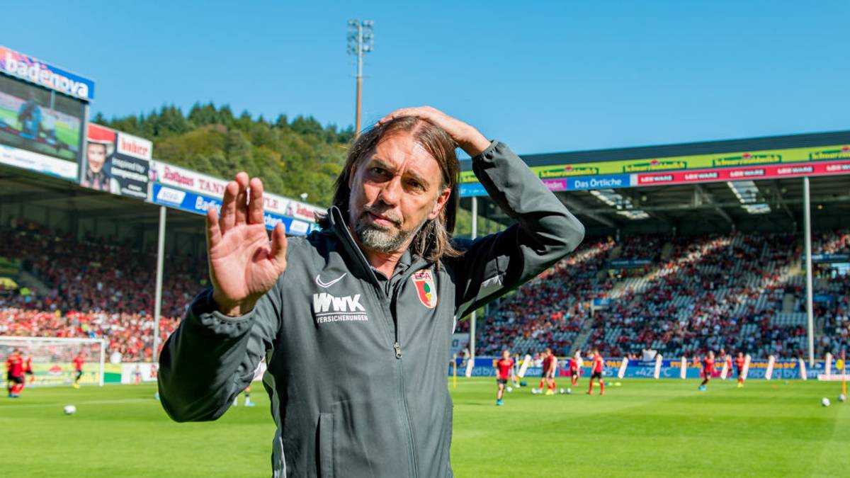 MARTIN SCHMIDT (FC AUGSBURG, Vertrag bis 2021): Die Punktebilanz des FCA-Coachs ist nicht besser als die des ebenfalls gefährdeten Achim Beierlorzer in Köln, nach dem 1:5 gegen Gladbach wurde schon die Trainerfrage gestellt - von außen. Manager Stefan Reuter wies sie allerdings von sich, sprach Schmidt das Vertrauen aus, dass er sich Besserung "mit der Mannschaft erarbeiten" könne