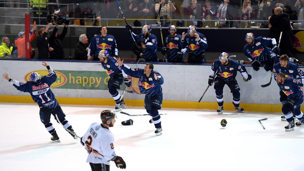 ... und stürmen das Eis