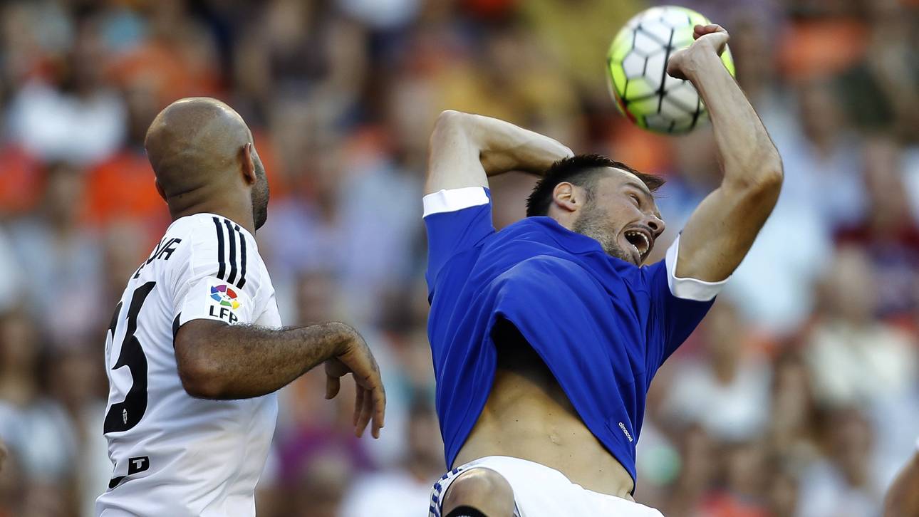 Westermann fliegt bei Sieg vom Platz