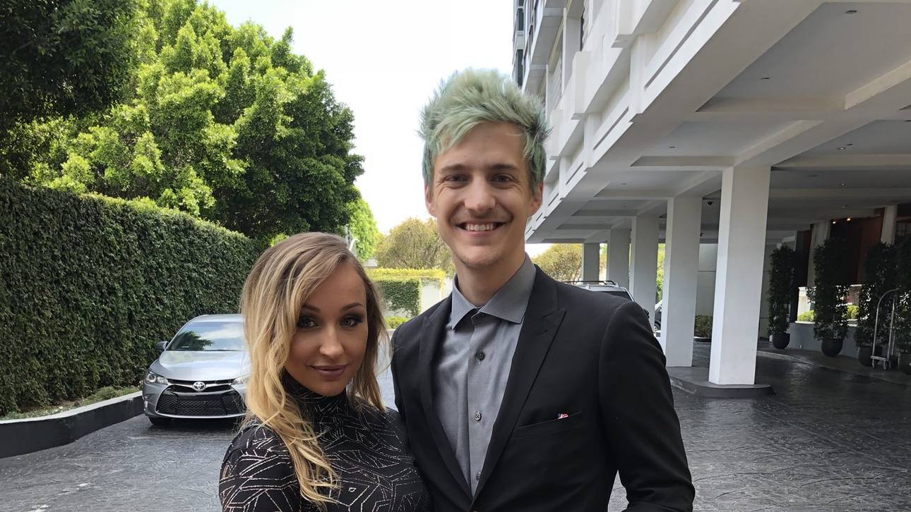 Ninja streamt Fortnite ohne Frauen