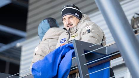 Die deutsche Rodel-Legende Georg Hackl sorgt mit einem Interview für Aufsehen und kritisiert die deutsche Politik. Der dreimalige Olympiasieger bemängelt fehlende Führungsstärke und ausbleibenden Fortschritt.