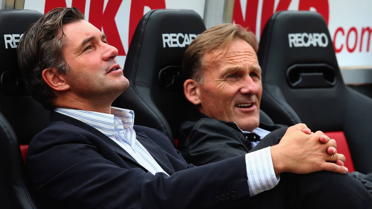 Von nun an kann Dortmund auch auf dem Transfermarkt wieder richtig mitmischen. Shinji Kagawa wird für über 16 Mio. Euro zu Manchester United verkauft, dafür holen Zorc und Watzke Marco Reus für 17 Mio. aus Gladbach. Außerdem verlässt Barrios, der an Lewandowski nicht mehr vorbeikommt, den Verein für 8,5 Millionen