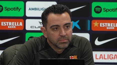Barca-Trainer Xavi redet offen über seine Beweggründe, den Verein im Sommer verlassen zu wollen. Man bekomme jeden Tag das Gefühl, wertlos zu sein, erklärt der gebürtige Katalane.