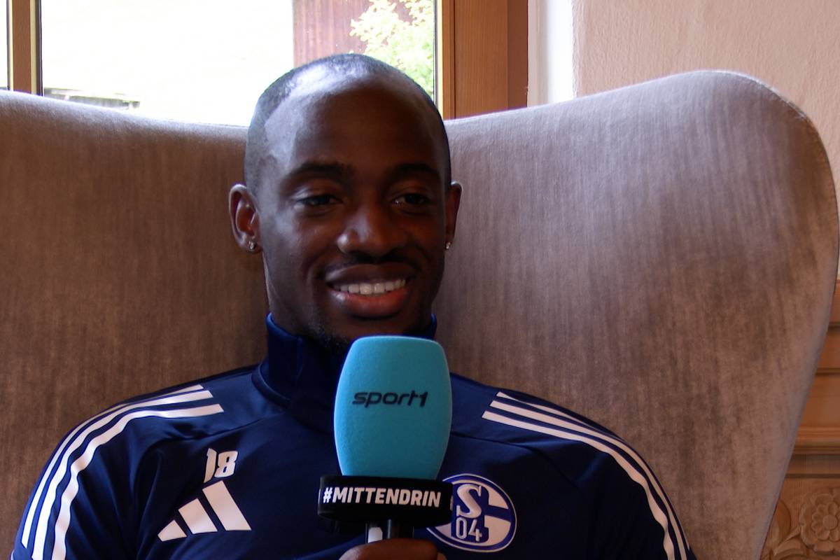 Schalke-Spieler Christopher Antwi-Adjei spricht im Exklusiv-Interview über seinen neuen Trainer Miron Muslic.