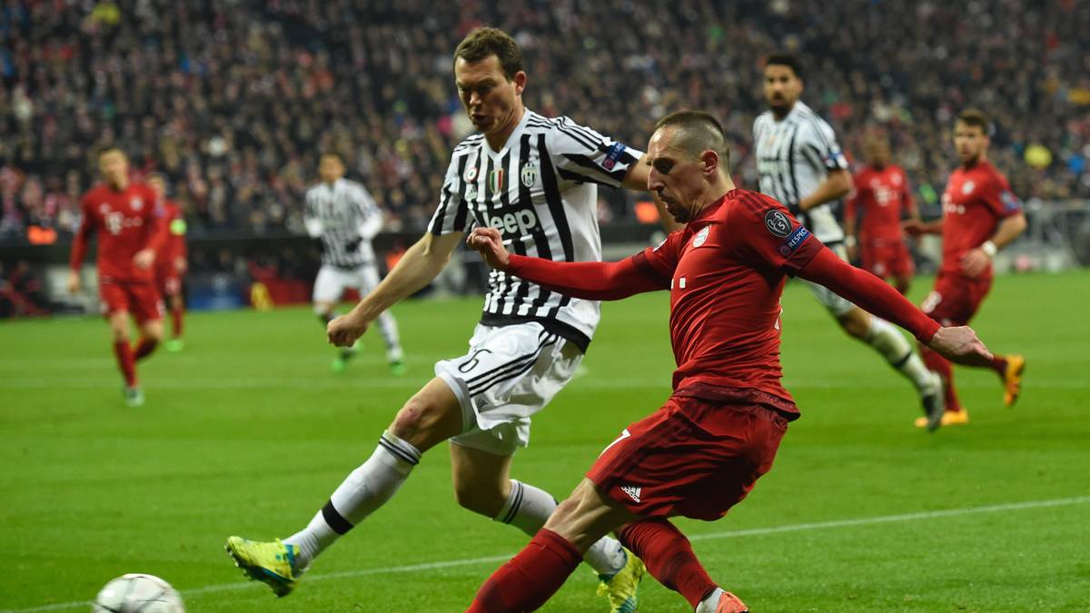 FC Bayern gegen Juventus Turin 4:2 (2015/16): Nach dem 2:2 im ersten Duell wurden die Münchner im Achtelfinal-Rückspiel der Champions League zwei Mal eiskalt erwischt. Zur Pause lag die "Alte Dame" am 16. März 2016 in der Allianz Arena mit 2:0 vorne