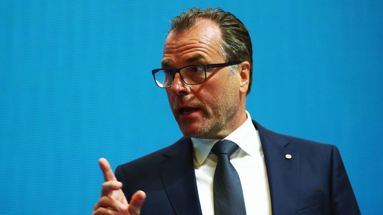 S04-Boss Tönnies fühlt mit BVB mit