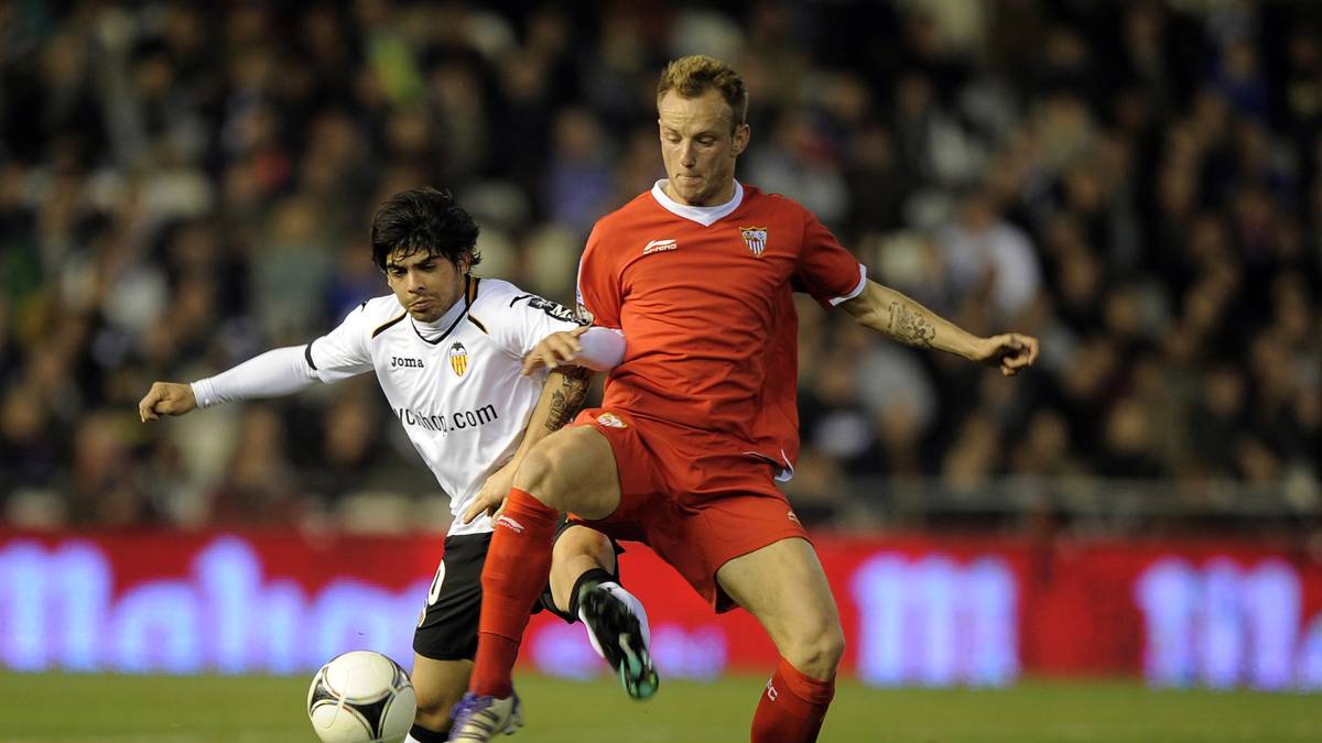 IVAN RAKITIC: Der Kroate kam im Januar 2011 für schlappe 2,5 Millionen Euro vom FC Schalke nach Spanien. 2014 zahlte Barcelona 18 Millionen Euro Ablöse für den damals 26-Jährigen. Rakitic hat bisher 104 Länderspiele für sein Heimatland bestritten