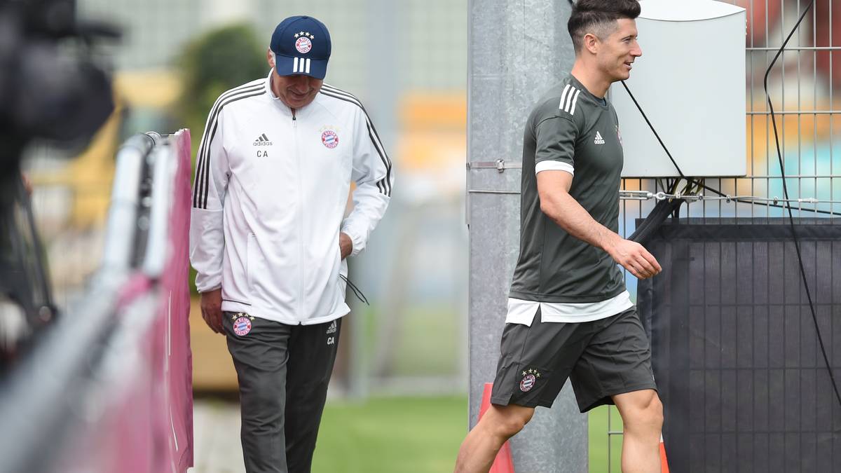 Aus Lewandowskis Sicht hat Ancelotti zu wenig trainieren lassen - er habe daraus schon damals seine Konsequenzen gezogen: "Wenn zu wenig trainiert wird, muss man individuell etwas machen"