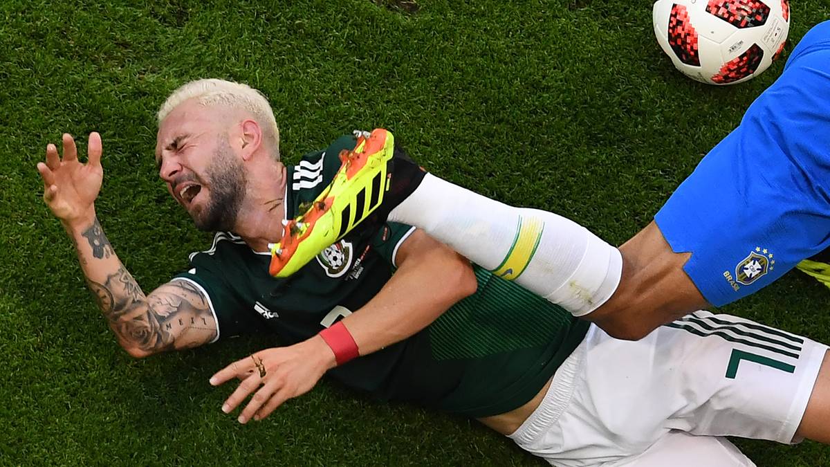 Das Achtelfinal-Aus gegen Brasilien - das siebte in Serie - frustriert natürlich vor allem die Medien in MEXIKO. LA MANANA schreibt: "Die Nationalmannschaft versuchte es, aber die Bemühungen reichten nicht und der Traum vom fünften Spiel ist beendet"