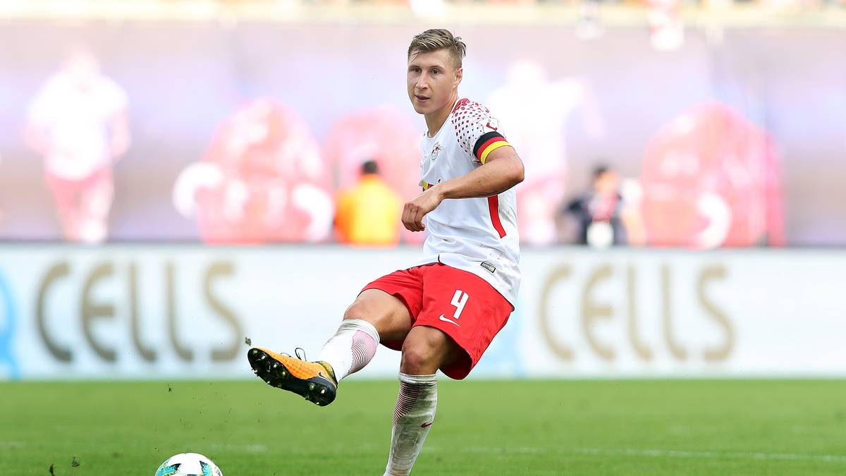 INNENVERTEIDIGUNG - WILLI ORBAN: Kapitän und Rückhalt. Macht kaum Fehler, strahlt Ruhe aus und ist gefährlich bei Standards. Hat schon zwei Mal getroffen. Kann sein Aufbauspiel aber noch verbessern