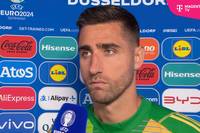 Nach dem Ausscheiden gegen Frankreich zeigt sich Belgien-Torwart Koen Casteels sichtlich enttäuscht. Besonders das unglückliche Eigentor frustriert den langjährigen Bundesliga-Keeper. 