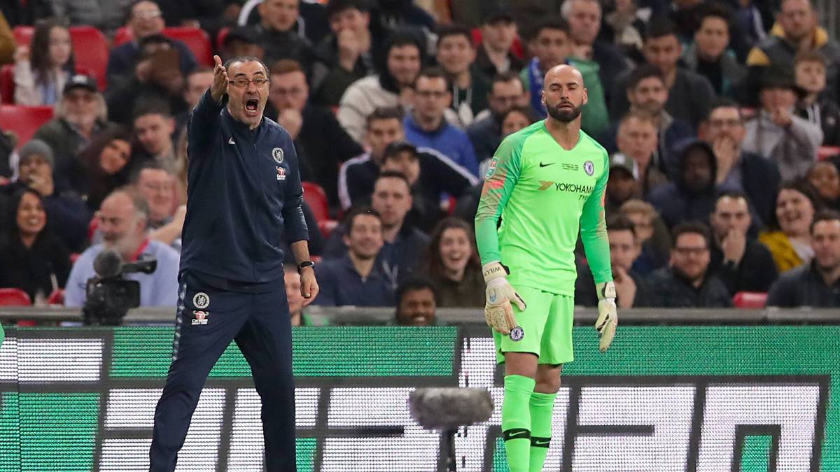 Sarri tobt am Seitenrand, Caballero ist verdutzt - doch es nützt alles nichts