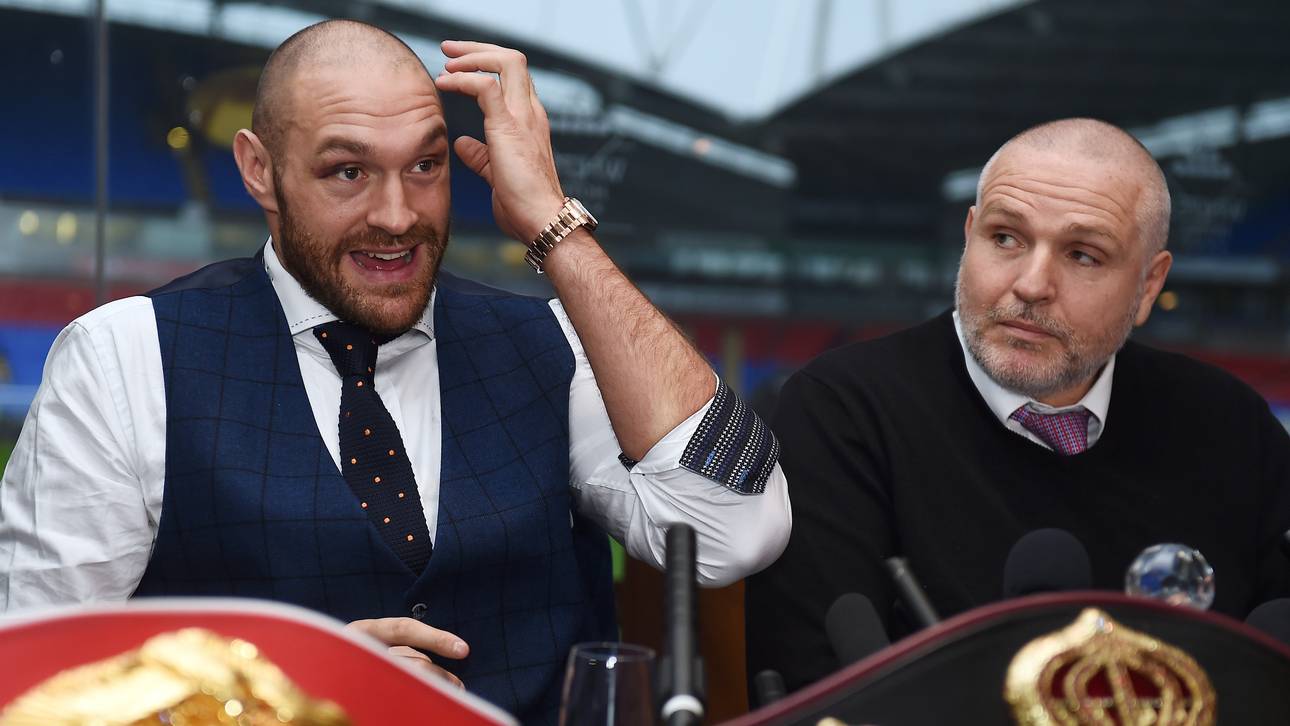 Trainer Peter Fury (r.) sieht seinen Neffen Tyson am Tiefpunkt angelangt