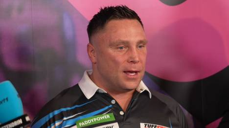 Gerwyn Price spricht nach dem Sieg gegen Kumpel Jonny Clayton mit SPORT1 über das Spiel, wie er seine Emotionen balancieren muss und den Grund seiner Verspätung zum Interview.