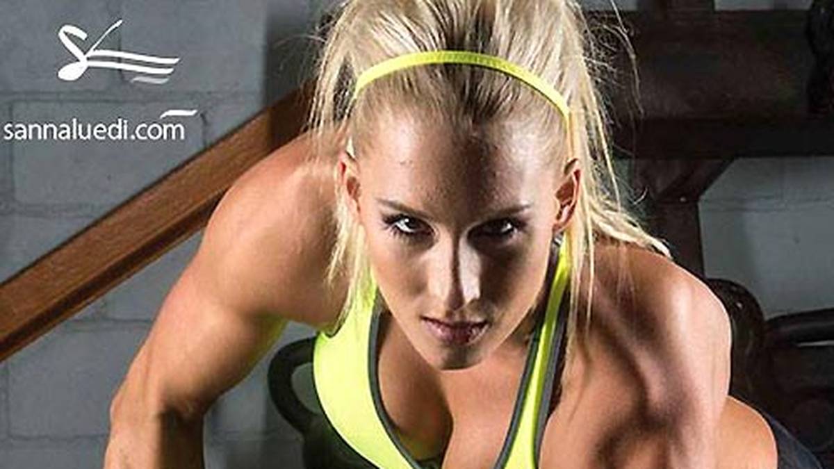 Sanna Lüdi hält sich für Skicross gerne in Form. Noch lieber lässt die Schweizerin ihre Fans aber am Workout teilhaben (Quelle: facebook/Sanna Lüdi)