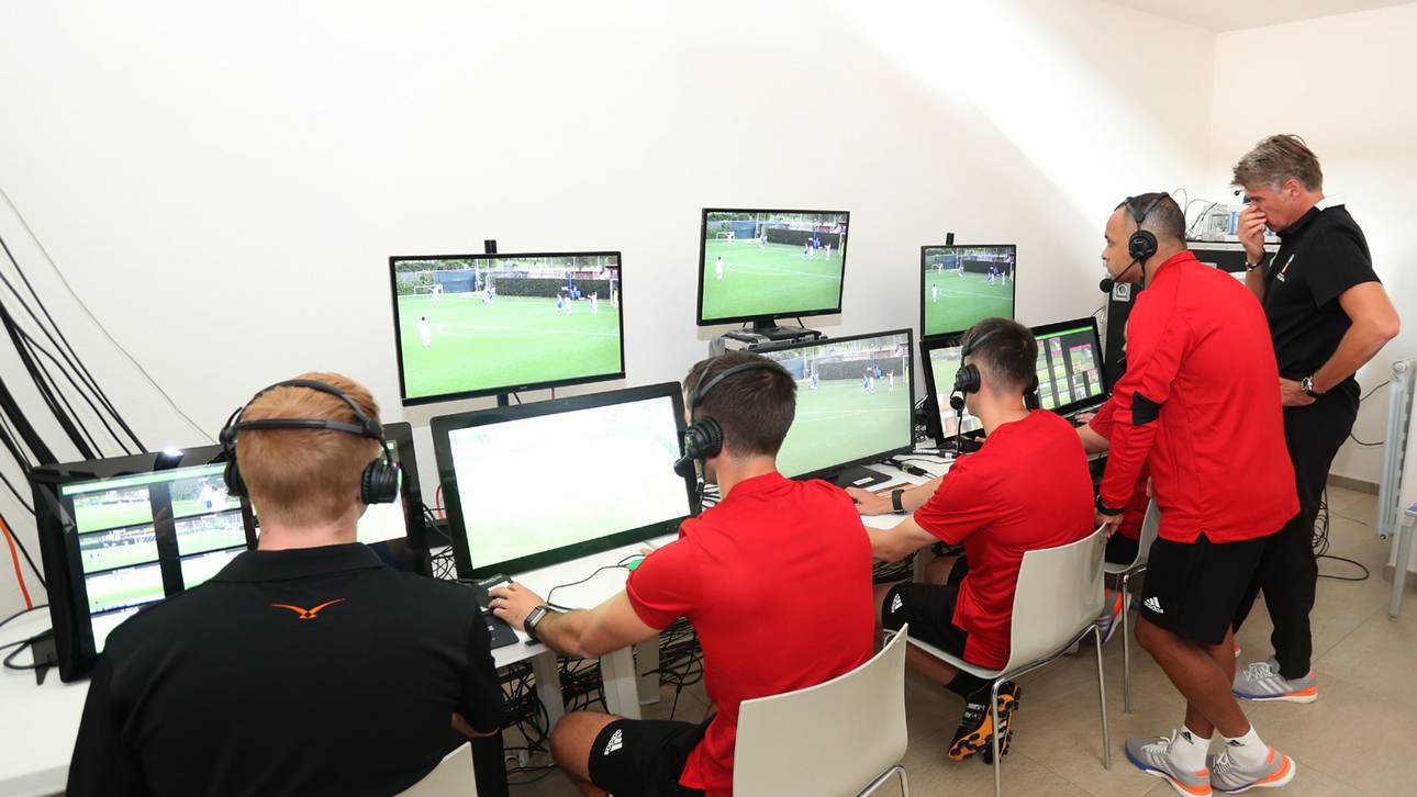 Vier Video-Schiris bei WM pro Spiel