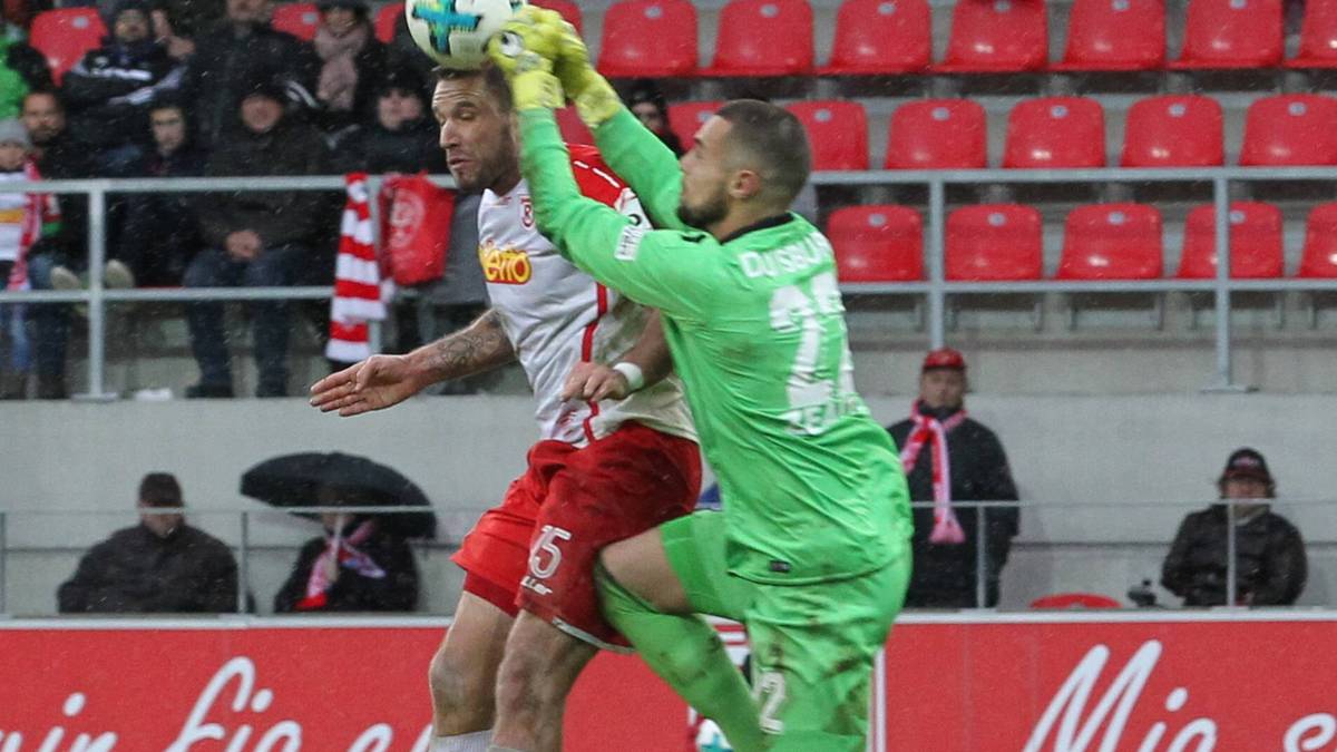 PLATZ 27: Daniel Zeaiter (MSV Duisburg): Weisse Westen: 0 - Gegentore 1 