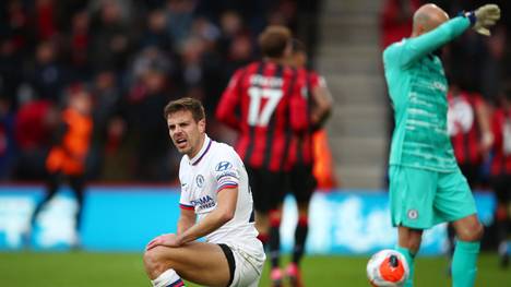 Cesar Azpilicueta (l.) und der FC Chelsea verpassen den Sieg gegen den AFC Bournemouth