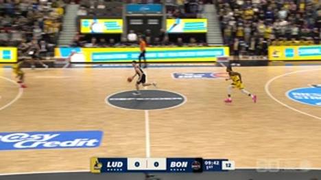 Spiel Highlights zu MHP RIESEN Ludwigsburg - Telekom Baskets Bonn