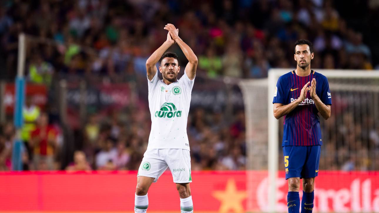 Chapecoense in Camp Nou gefeiert