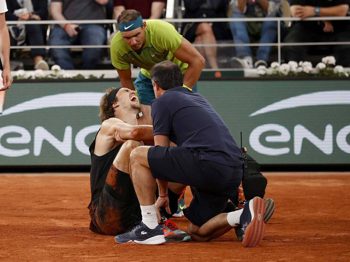 Zverev-Schock gegen Nadal! Rollstuhl-Abgang und laute Schmerzensschreie bei French Open