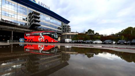 Vandalen beschädigten den Kölner Mannschaftsbus in Saarbrücken